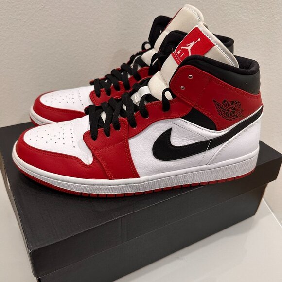 AIR JORDAN 1 MID "Chicago 2020" - Picture 5 of 12